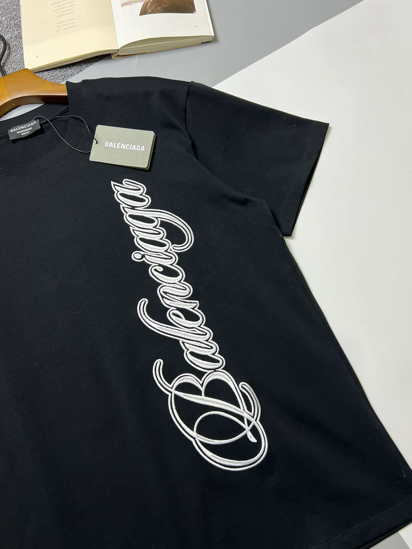 🔥🔥🔥 BALENCIAGA LOGO ， Retro Same Style T Versatile : Black White